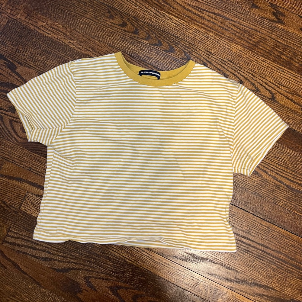 SOLD❤️‍🩹Brandy Melville striped baby tee size small size medium